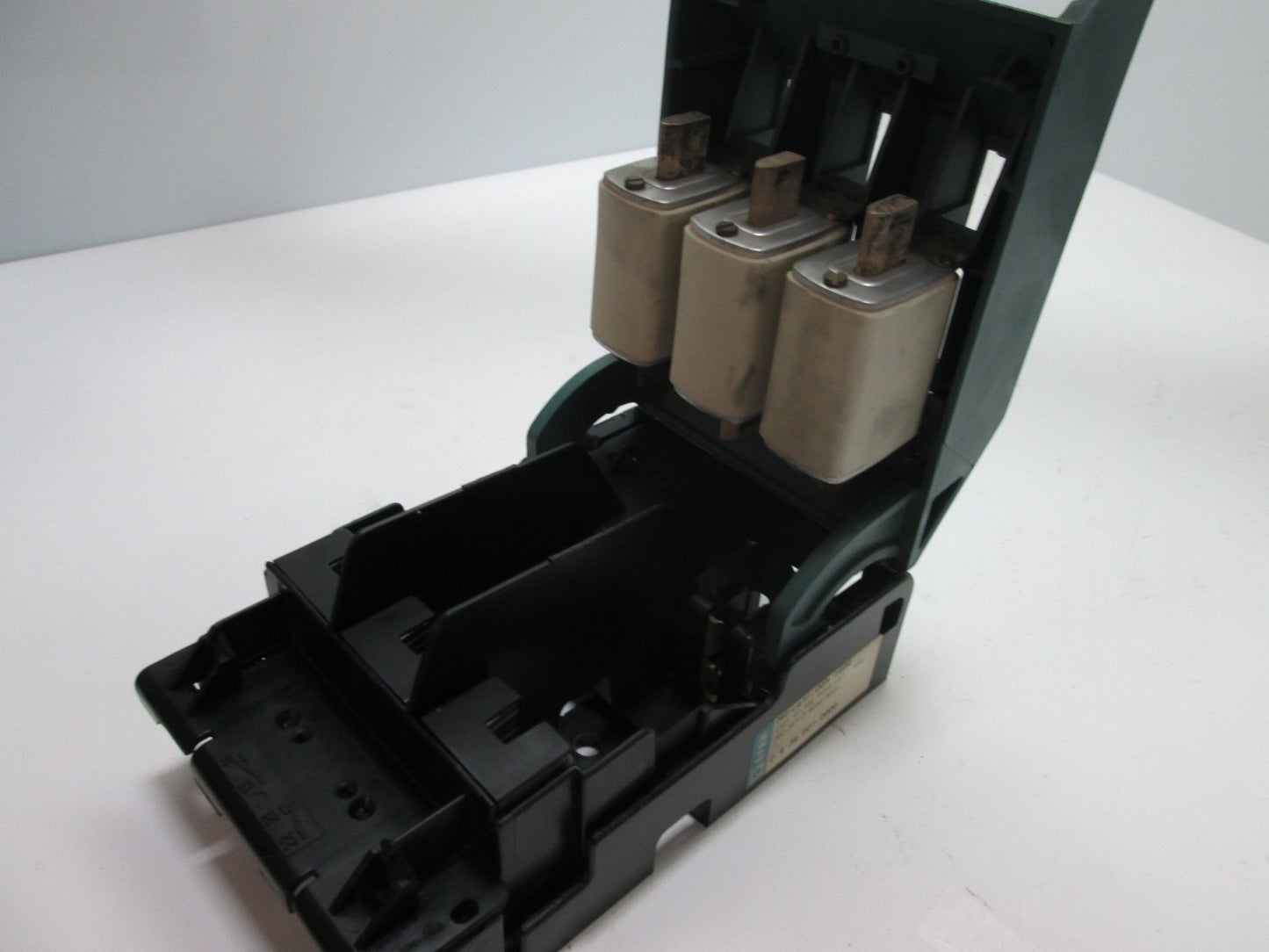 Used EFEN NH Fuse-Switch, 3-Pole, Rating: 660V, With 3x 50A Fuses