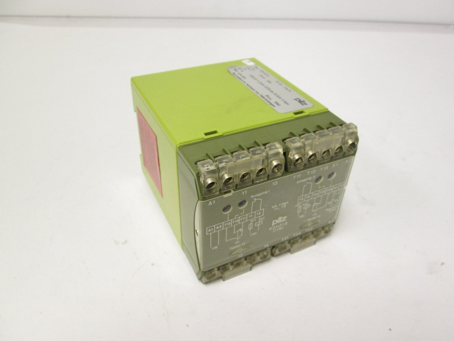 Used Pilz P2HZ/3 24V-/1A/1R Two-Hand Safety Relay 24V 4W Control 250VAC 1.5A Contacts