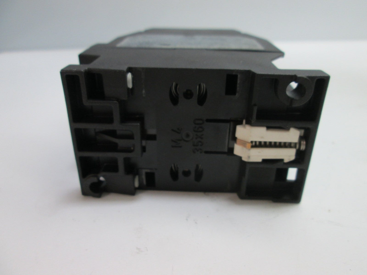 Used Siemens 3TH42 Contactor, 4-Pole, Contacts: 4x N/O 4x N/C, Coil: 100/120VAC