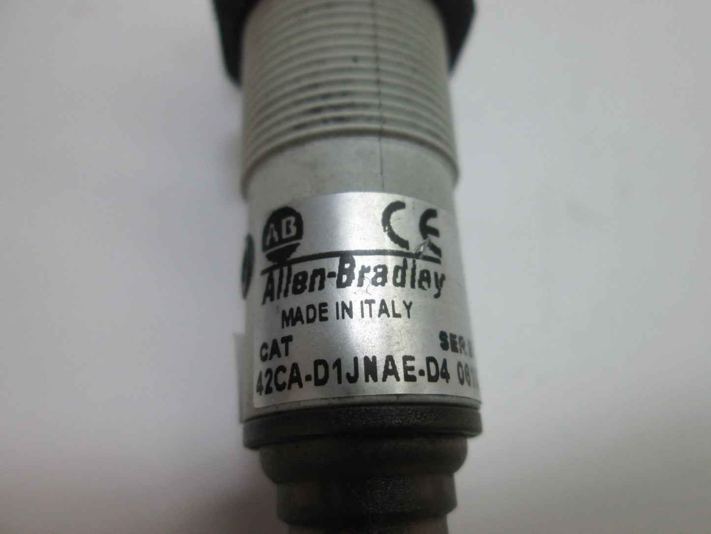 Used Allen Bradley 42CA-D1JNAE-D4 Photoelectric Sensor, Infrared: 880nm, 10-30VDC