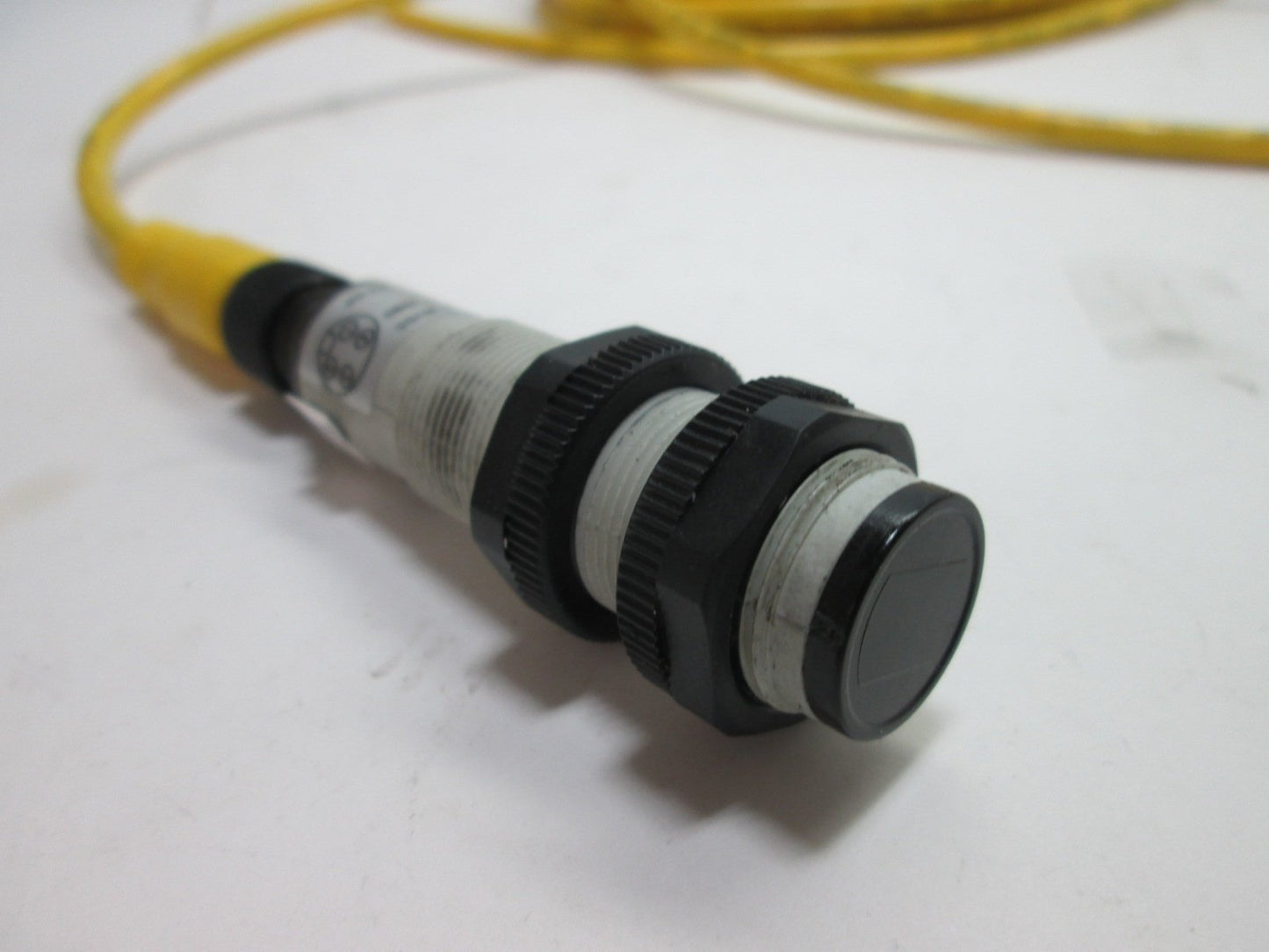 Used Allen Bradley 42CA-D1JNAE-D4 Photoelectric Sensor, Infrared: 880nm, 10-30VDC