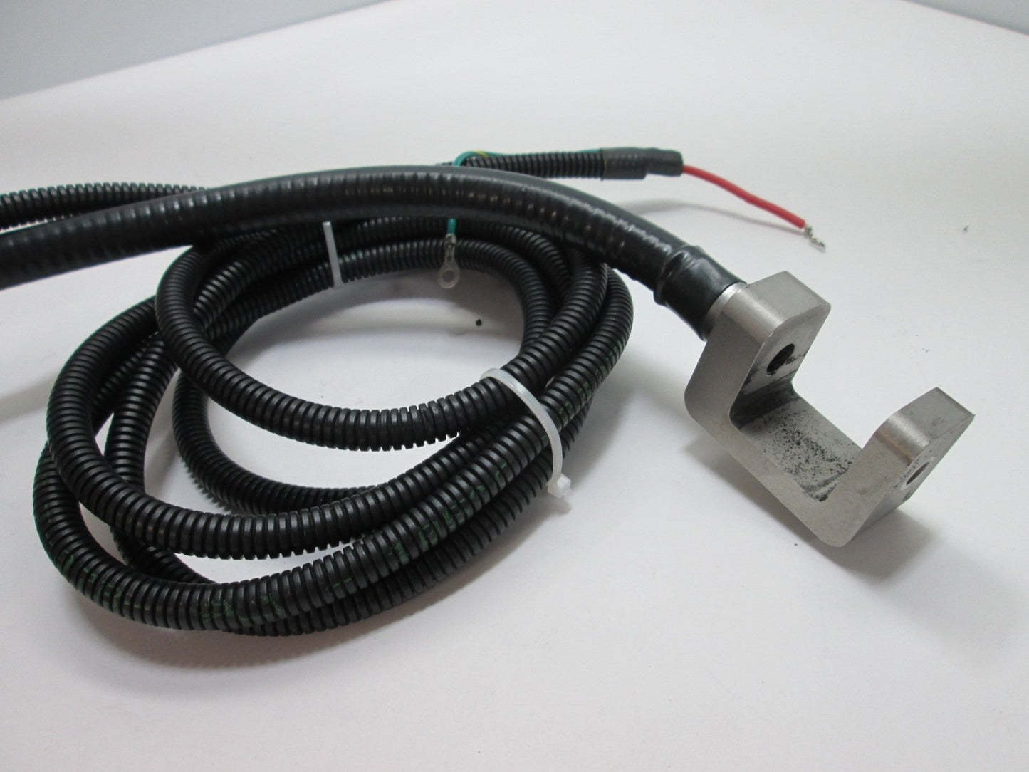 Used Simco R55 6KVA Ionizing Air Nozzle, With Omron E3F2-DS10C4-N Photoeye Sensor