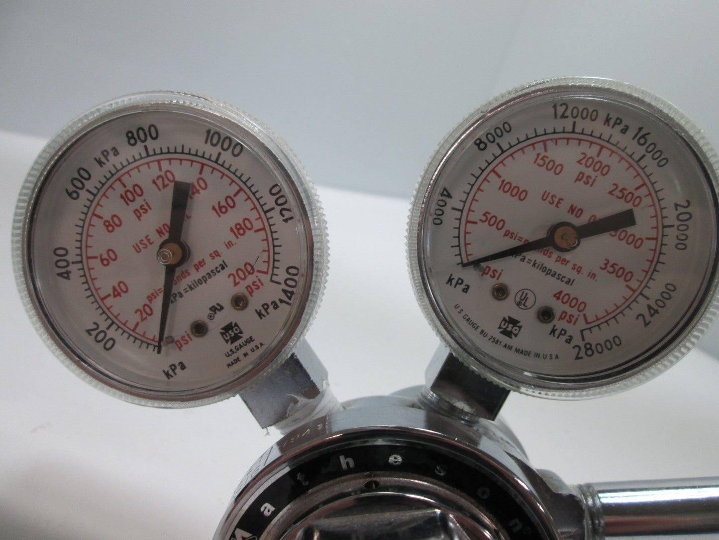 Used Matheson 3283-NI Pressure Regulator, Pressure Rating: 3000psi, 2x Gauges
