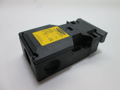 Used Banner SI-QS90MF Safety Door Switch, Power: 400VAC 6A, Contacts: 2x N/C & 1x N/O