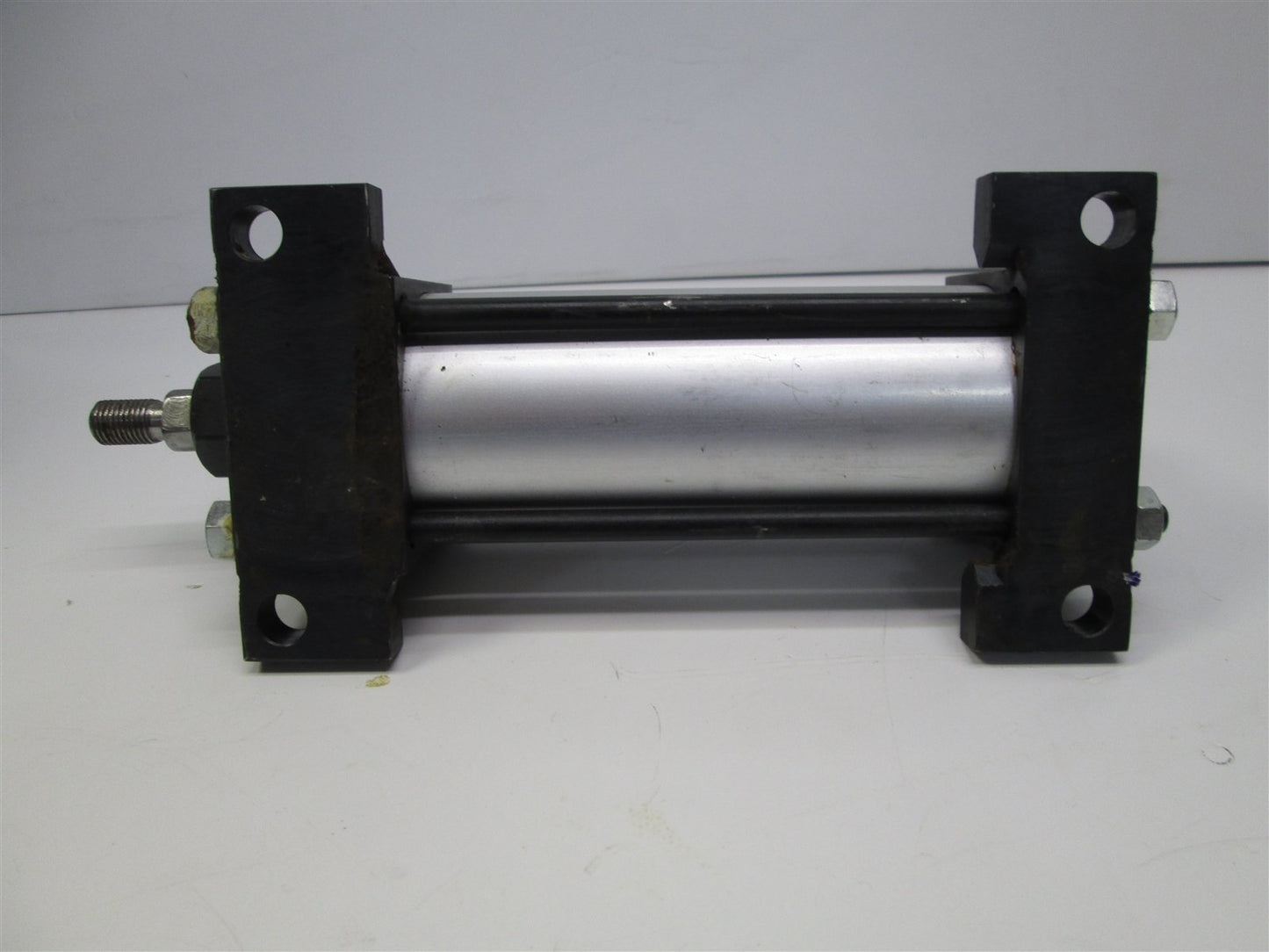 Used Norgren J0977A1-Rev#3 NFPA Steel Pneumatic Cylinder, 2" Bore, 4" Stroke, Tested