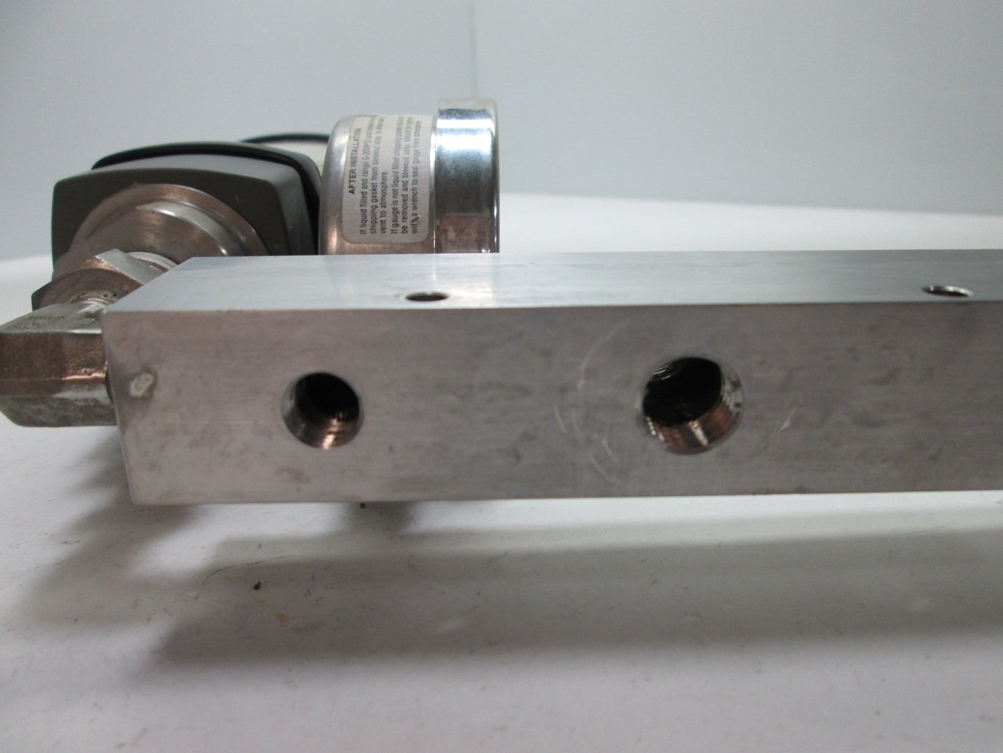 Used Hedland H605S-002 Water Flow Meter, Flow Range: 0.2-2GPM, With 300psi Gauge