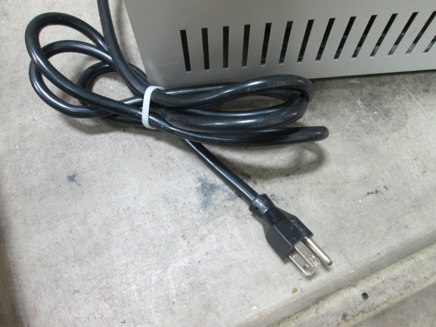Used Sentrex CLC-0750-AAA Line Conditioner, Input: 120V 5.52A, Output: 120V 6.25A