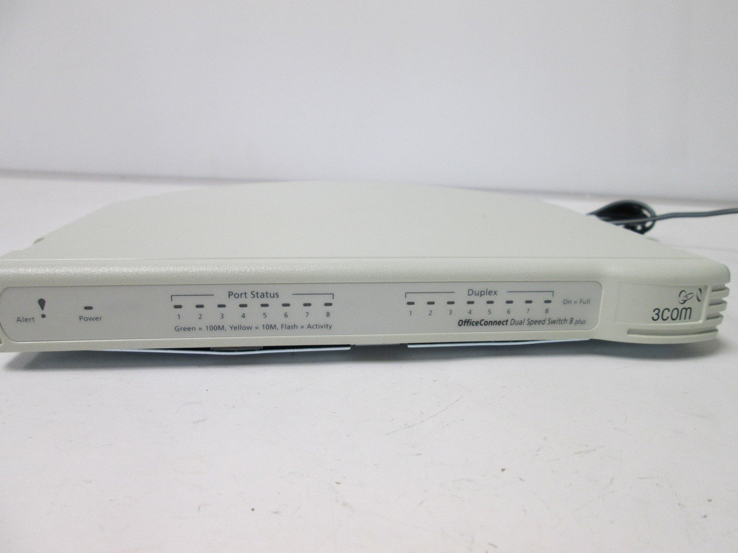 Used 3Com 1679-110-000-4.00 OfficeConnect 8-Port Dual Speed Switch, With Power Supply