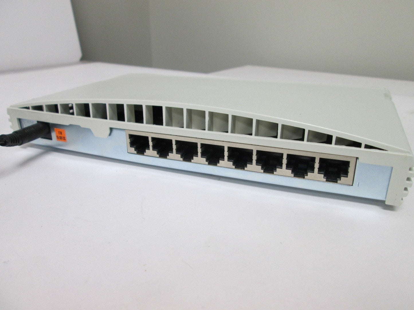 Used 3Com 1679-110-000-4.00 OfficeConnect 8-Port Dual Speed Switch, With Power Supply
