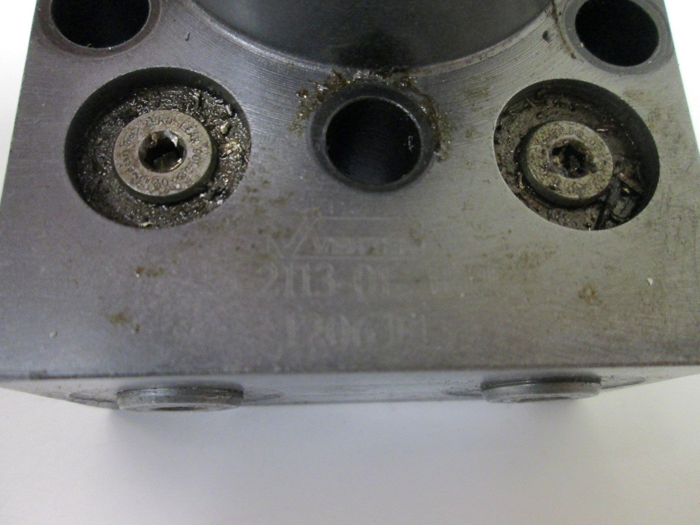 Used Vektek 15-2213-01-RH Hydraulic Swing Clamp, *Without Clamp Arm*, Stroke: 1.16"