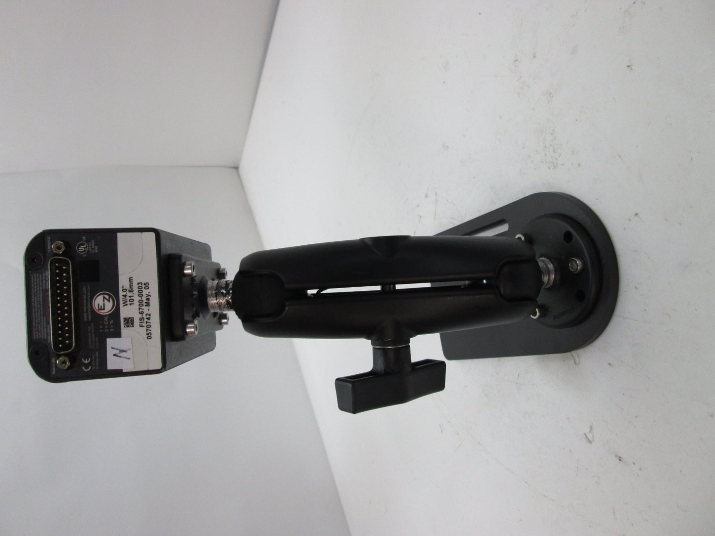 Used Microscan FIS-6700-0003 Quadrus Scanner, High Output LED Light Source, 10-28VDC
