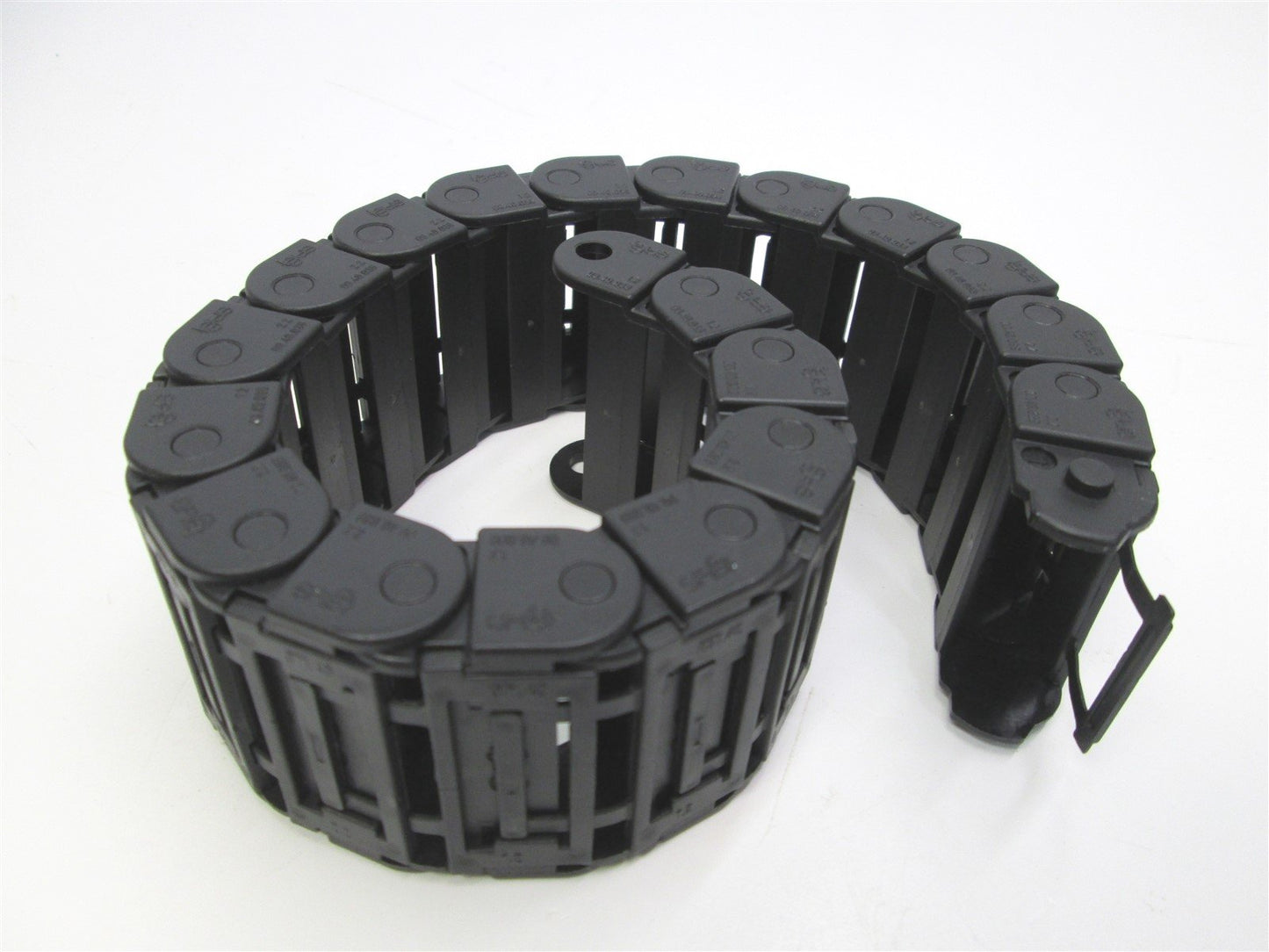 Used Igus 09.40.038 Zipper E-Chain Energy Chain 40mm(W) x 15mm(H) x 16"(L)