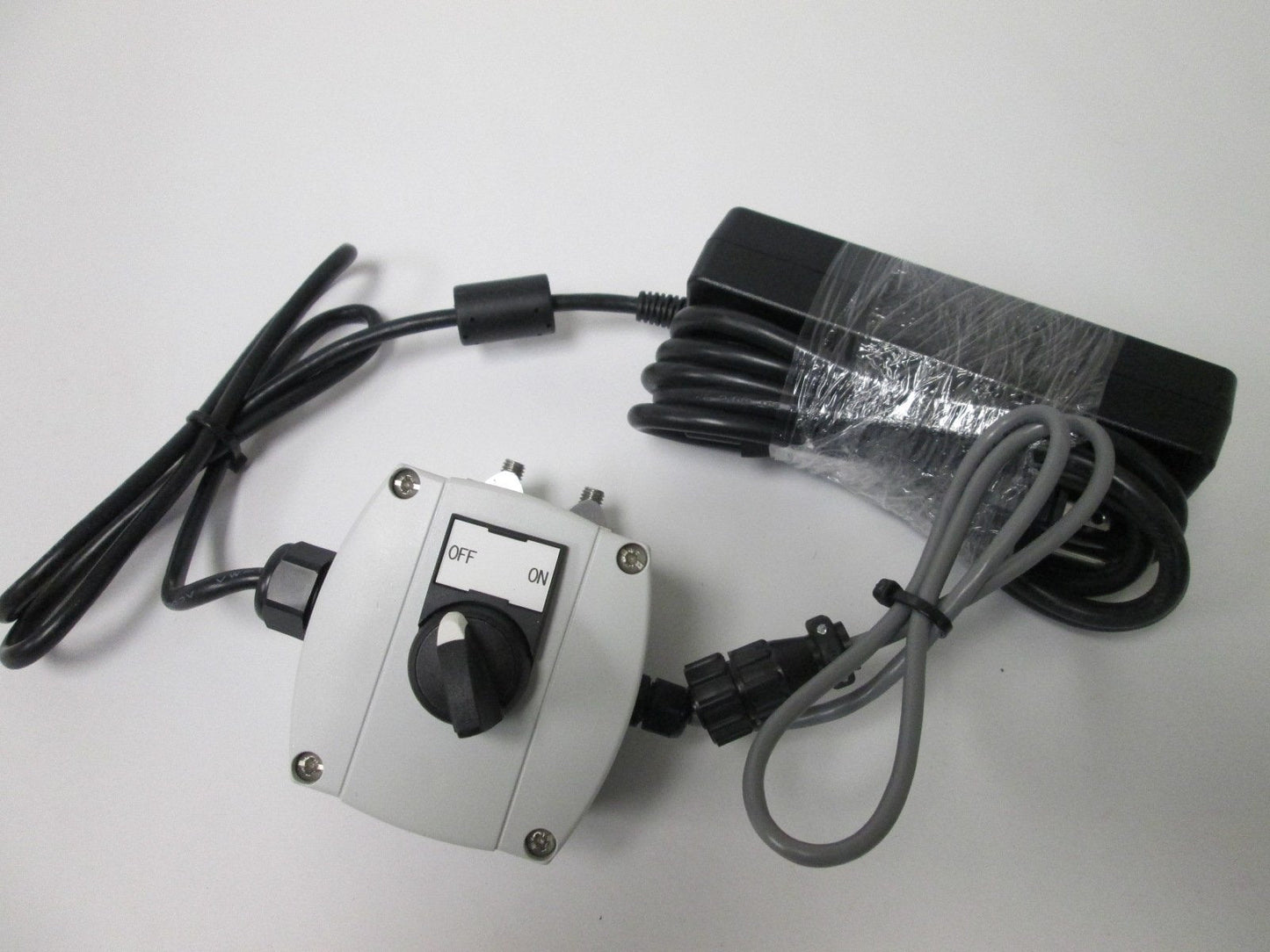 New – Open box Quickdraw 801552 Slip Roller Conveyor, 72" Long, With Power Supply & Controller