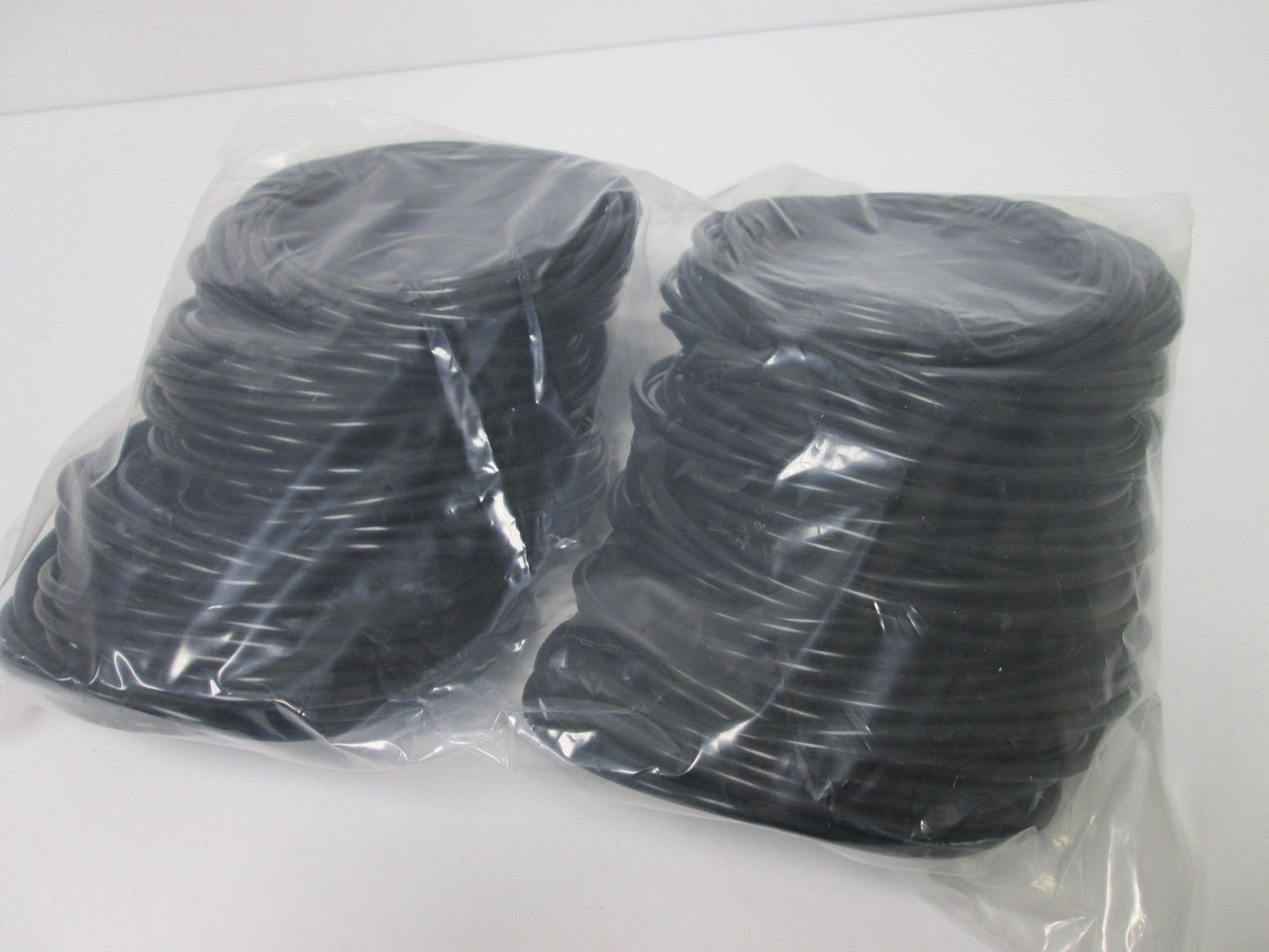 New Lot of 200 Global O-Ring HNBR90354 O-Rings, Size: 354, Durometer: 90