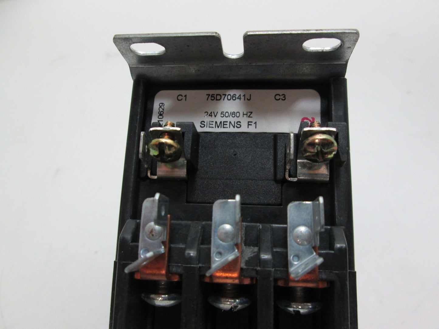 Used Emerson Liebert 124501P1 Contactor 3 Pole 24VDC Coil 50/60Hz 15/20 Amp 240VAC