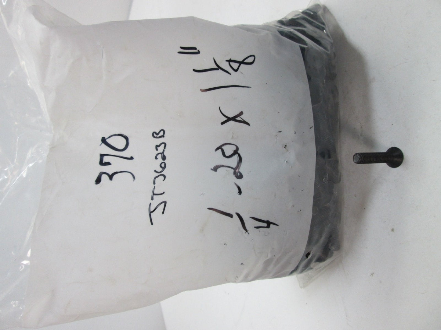 New – Open box Lot of 370 1/4"-20 x 1-1/8" Flat Head Cap Screws Black Oxide Hardware