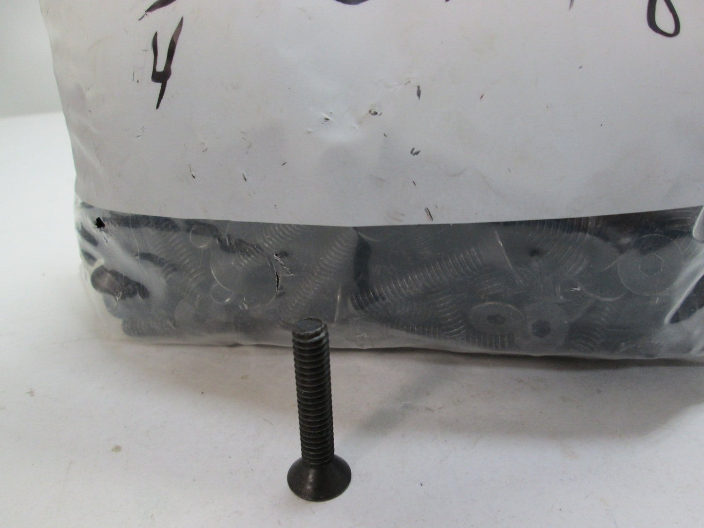 New – Open box Lot of 370 1/4"-20 x 1-1/8" Flat Head Cap Screws Black Oxide Hardware