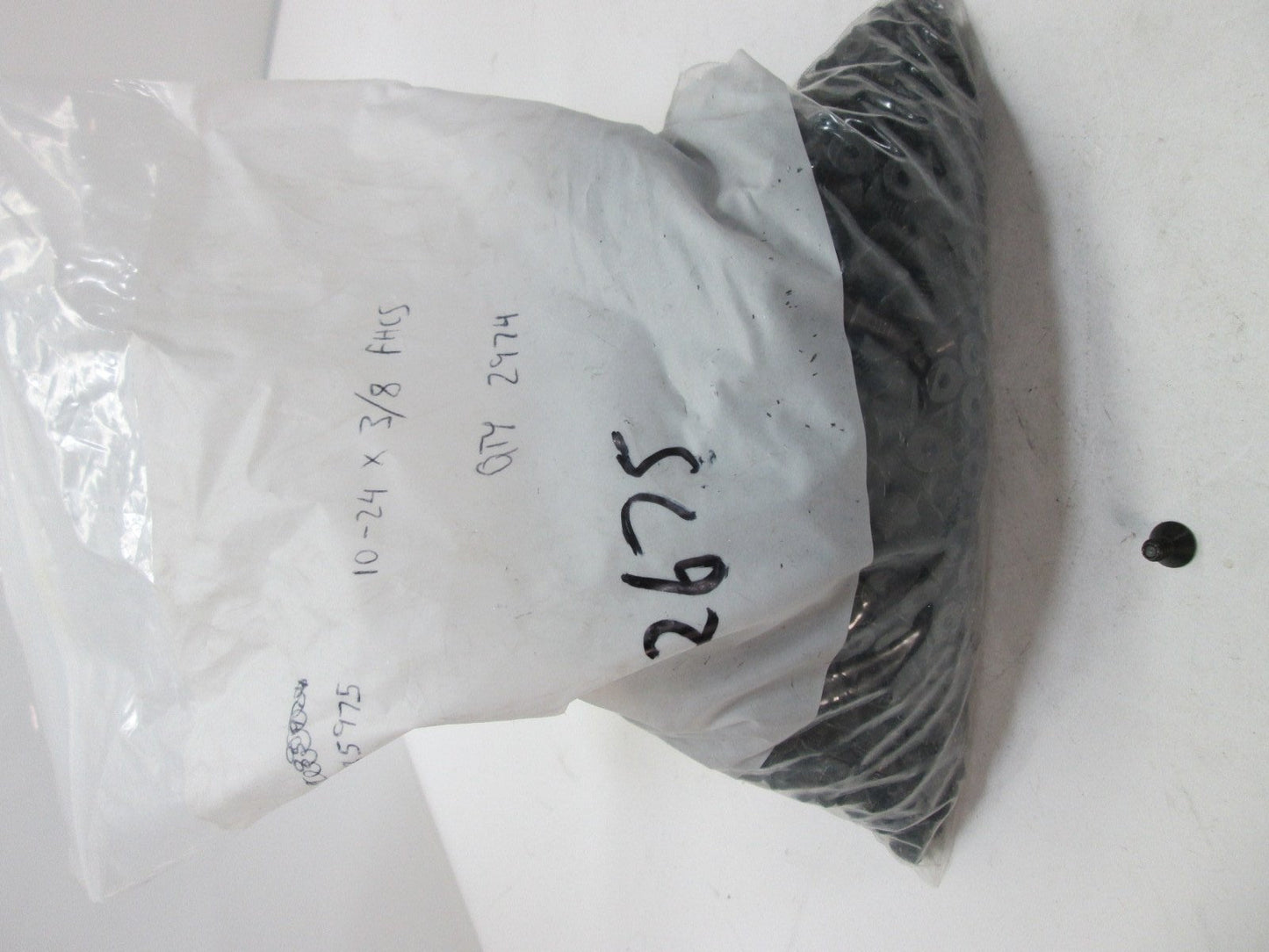 New – Open box Lot of 2675 10-24 x 3/8" Flat Head Cap Screws Machine Black Oxide Hardware