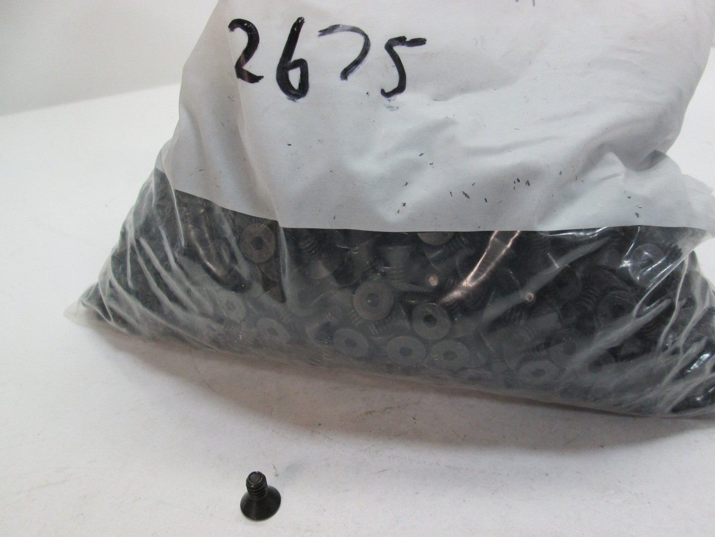 New – Open box Lot of 2675 10-24 x 3/8" Flat Head Cap Screws Machine Black Oxide Hardware