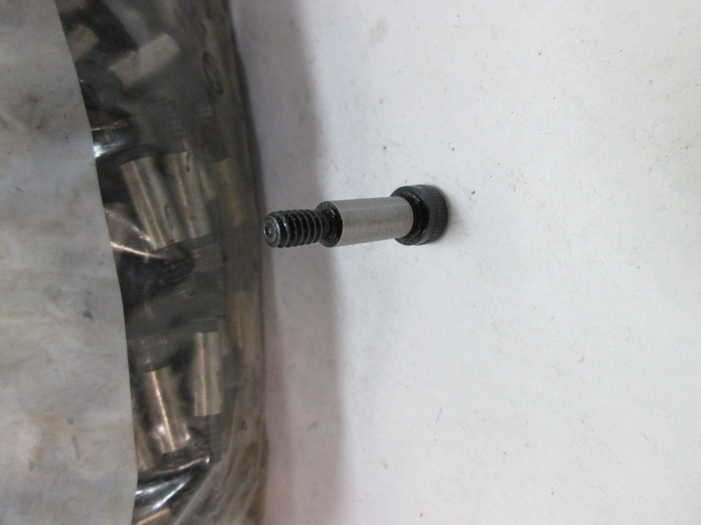 New – Open box Lot of 420 Shoulder Screws 1/4" Diameter Shoulder x 5/8" Long 10-24 Thread