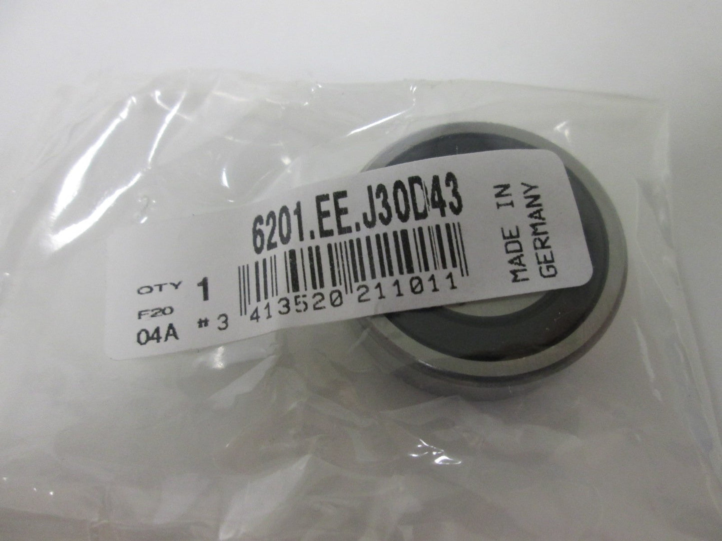 New Lot of 4 New SNR 6201.EE.J30D43 Bearings, OD: 32mm, ID: 12mm, Thickness: 10mm