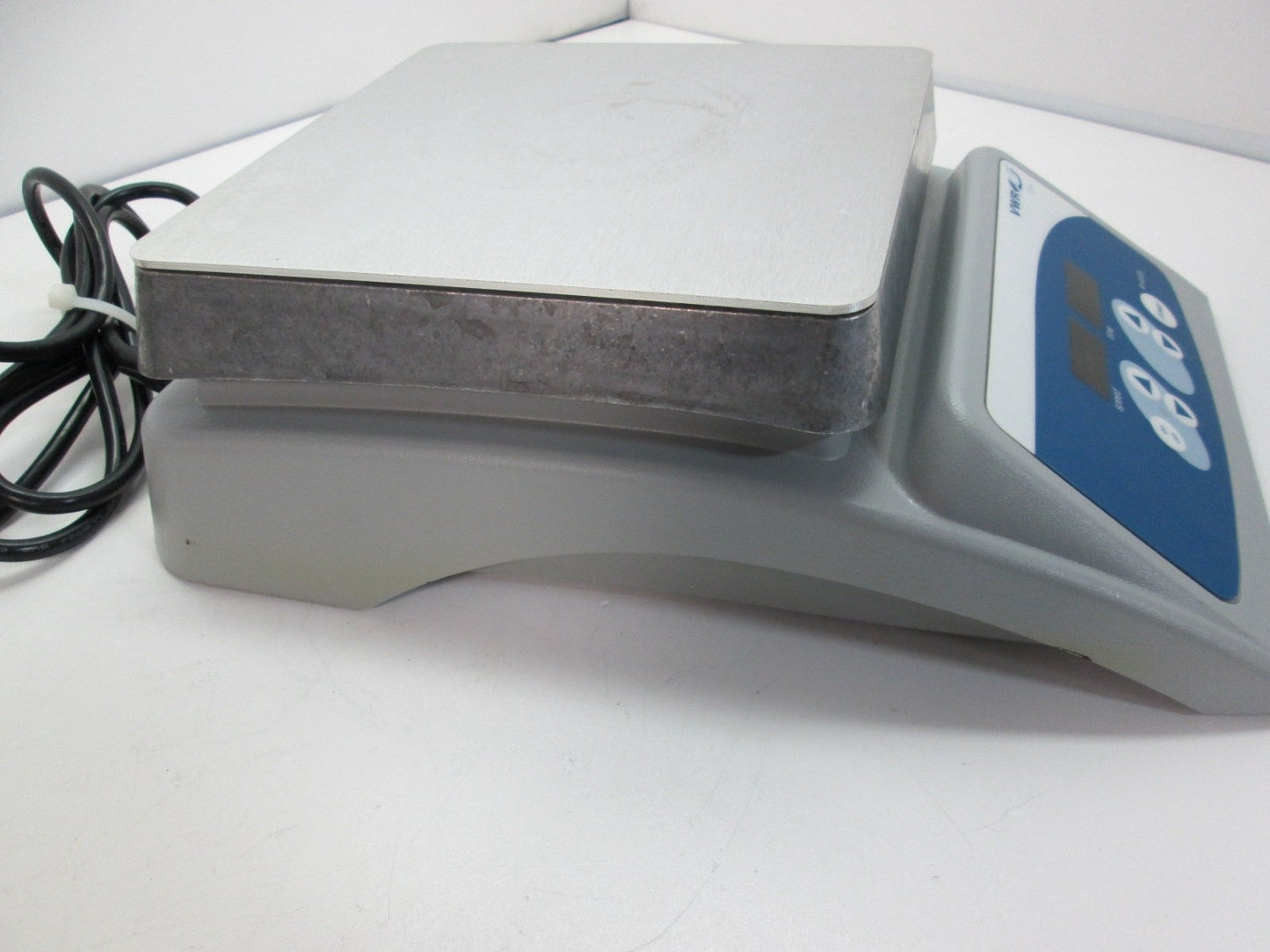 Used VWR 11301-020 Professional Stirrer 120VAC 7" x 7" Aluminum Top 5 Amp 50 Watts