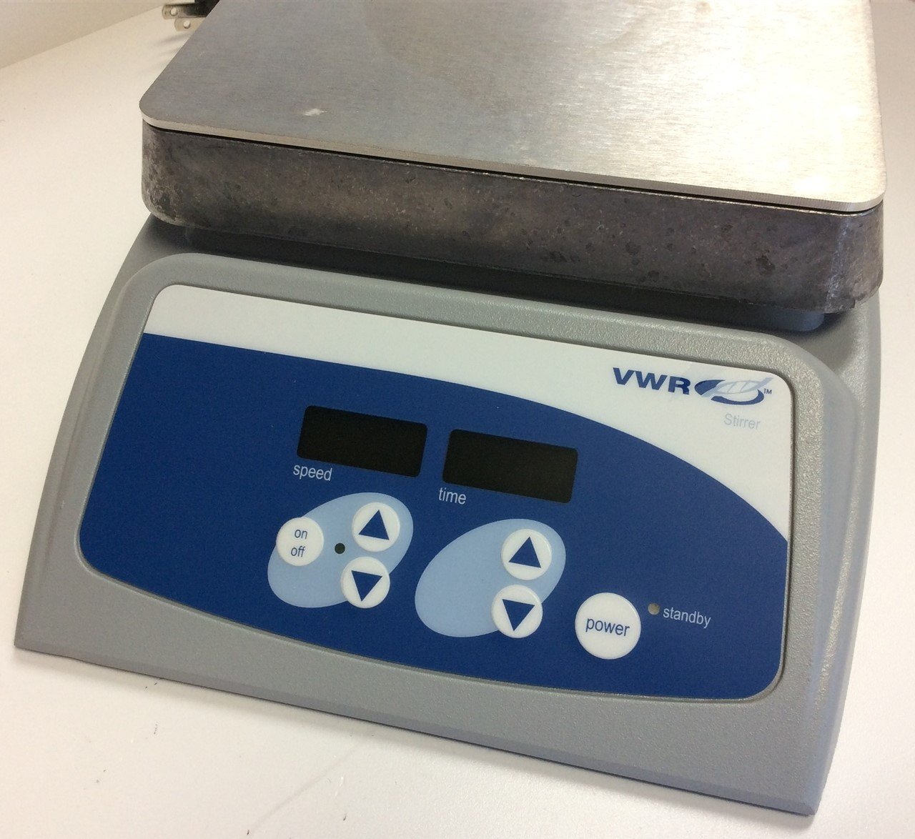 Used VWR 11301-020 Professional Stirrer 120VAC 7" x 7" Aluminum Top 5 Amp 50 Watts