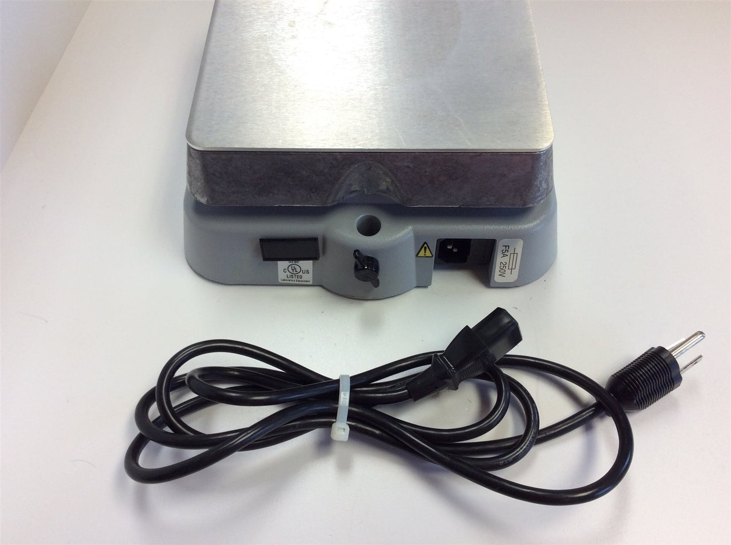 Used VWR 11301-020 Professional Stirrer 120VAC 7" x 7" Aluminum Top 5 Amp 50 Watts