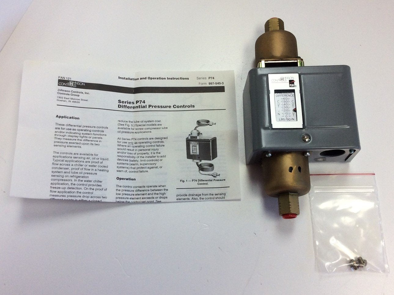 New – Open box Johnson Controls P74FA-5C Differential Pressure Switch Control 8-60 PSI 1/4" NPT