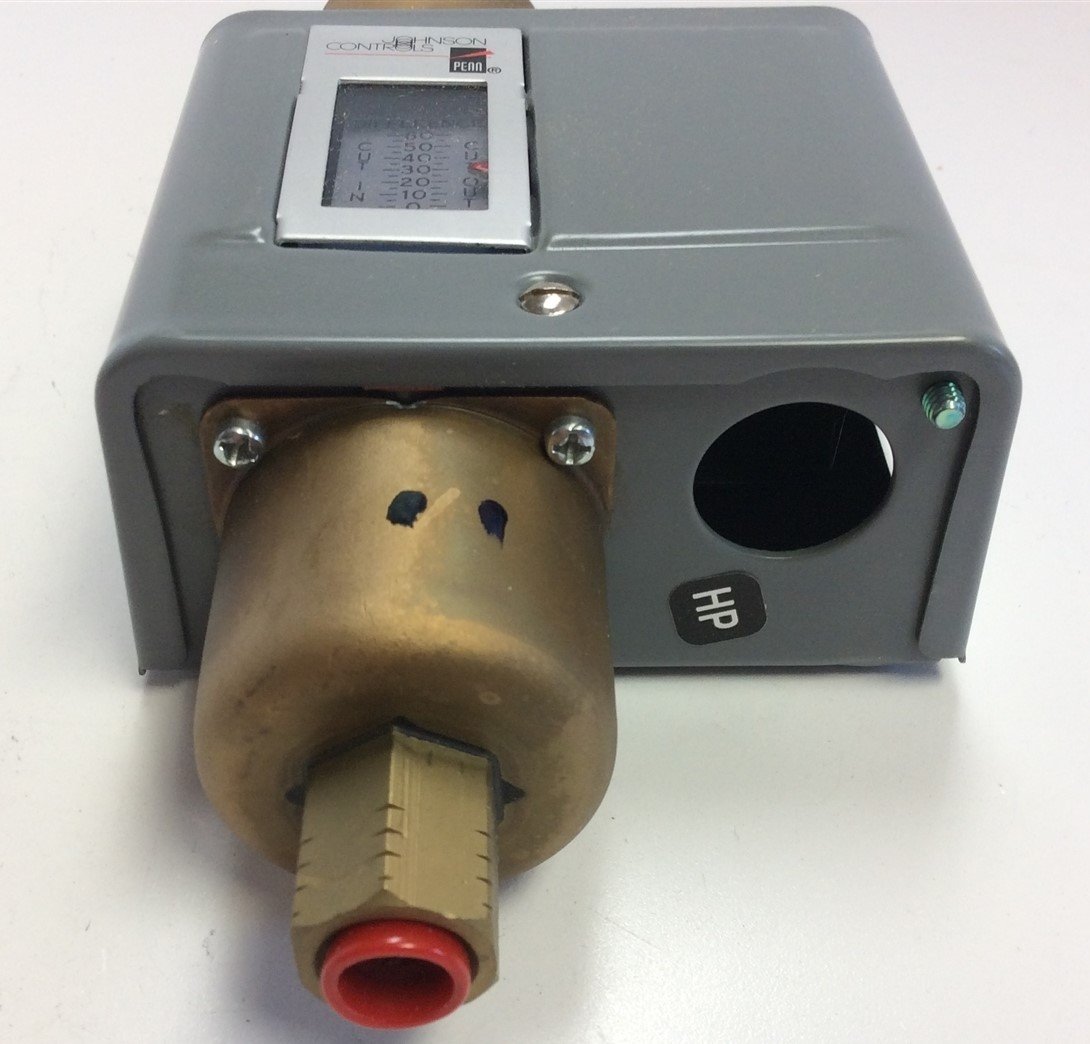 New – Open box Johnson Controls P74FA-5C Differential Pressure Switch Control 8-60 PSI 1/4" NPT