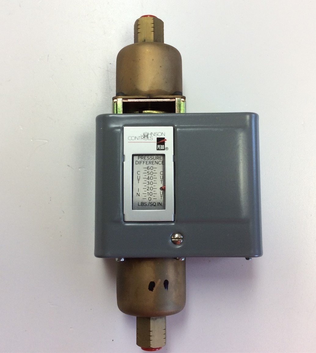 New – Open box Johnson Controls P74FA-5C Differential Pressure Switch Control 8-60 PSI 1/4" NPT