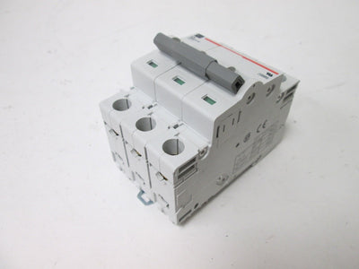 Used Cutler Hammer WMS3C03 Circuit Breaker, 3-Pole, Rating: 415VAC 3A, DIN Rail Mount