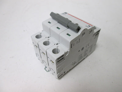 Used Cutler Hammer WMS3C06 Circuit Breaker, 3-Pole, Rating: 415VAC 6A, DIN Rail Mount