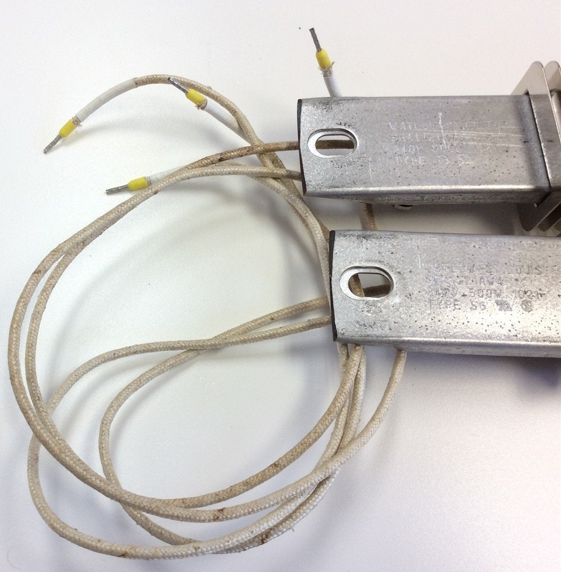 Used Lot of 2 Watlow SGA1J21AW4 Finned Strip Heaters 240VAC AC 500 Watt Rating