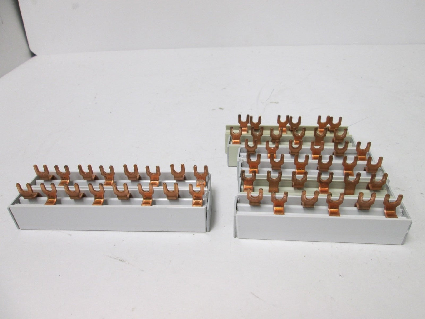 Used Lot of 8 Cutler Hammer Bus Bars, Rating: 55A 480VAC, 2x 5.5" & 6x 4.25" Lengths