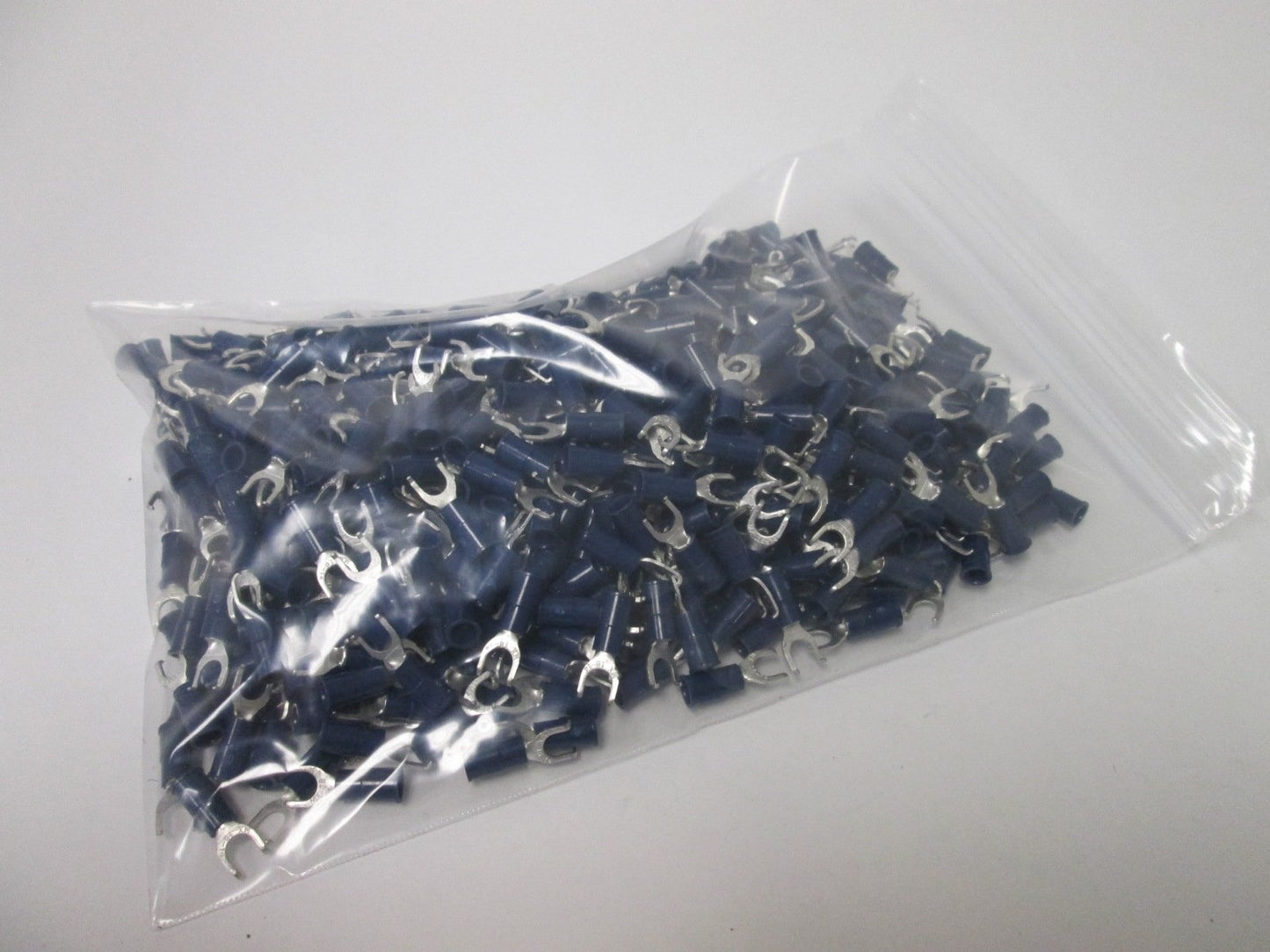 Used Lot of 700 Elecdirect BSF4B10M Flange Block Spades, Wire Size: 16-14AWG