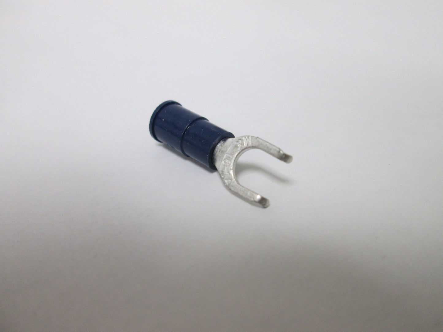 Used Lot of 700 Elecdirect BSF4B10M Flange Block Spades, Wire Size: 16-14AWG