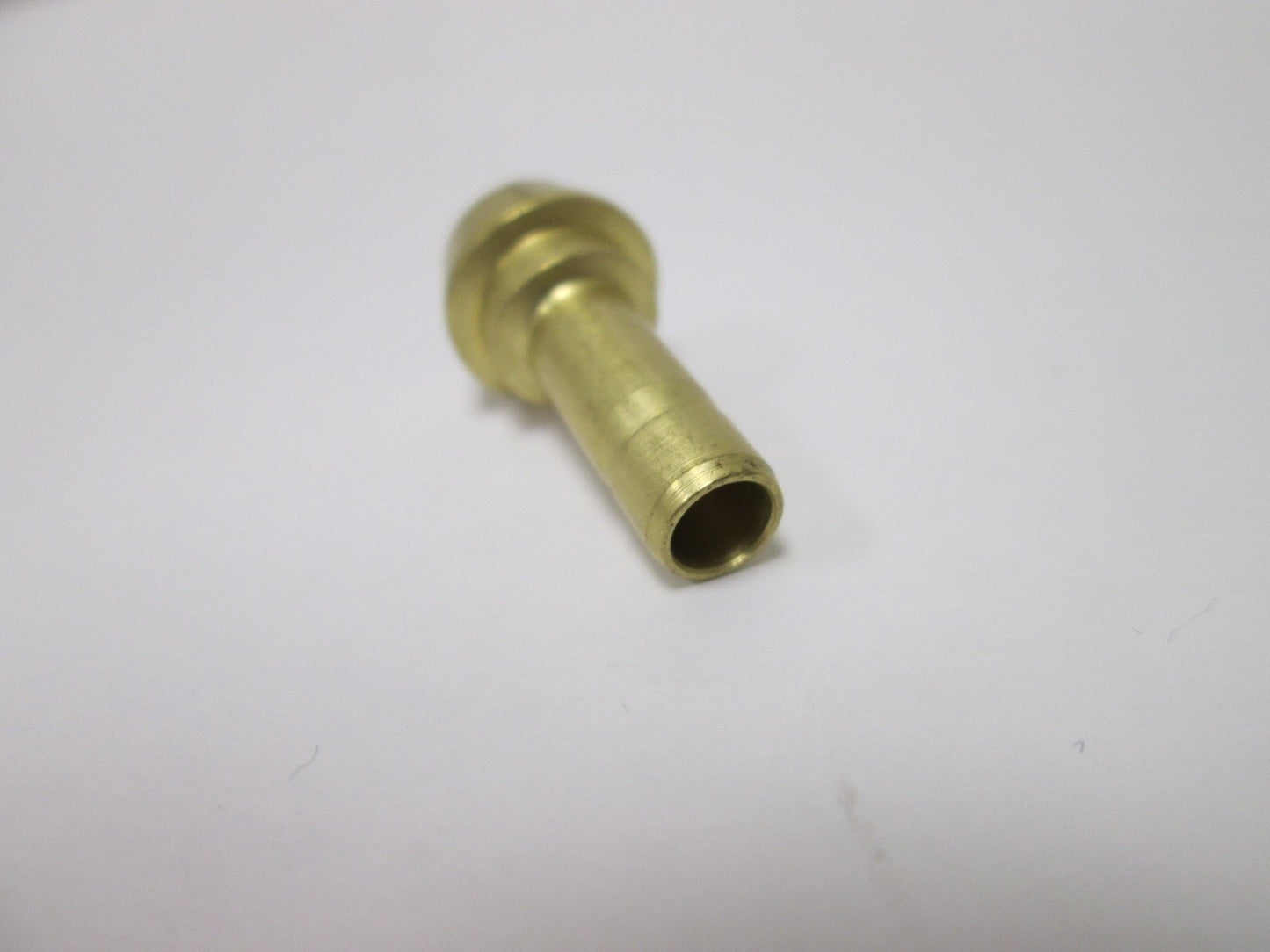 New Lot of 61 Reducing Port Connectors, Size: 3/8" to 1/4", Material: Brass