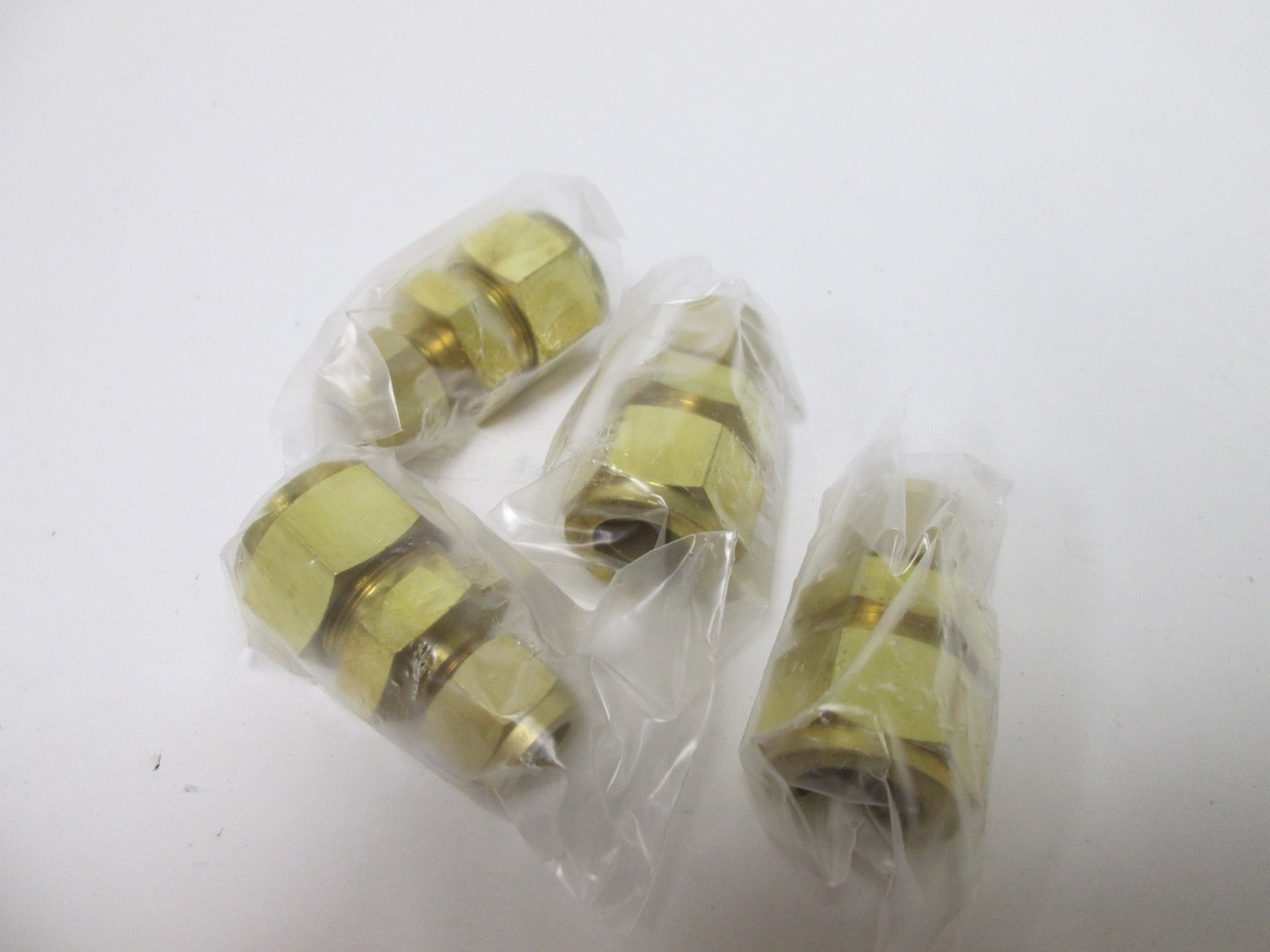 New Lot of 4 Generant DUR-10-6-BR Reducing Unions, 5/8" to 3/8" Tube Connections