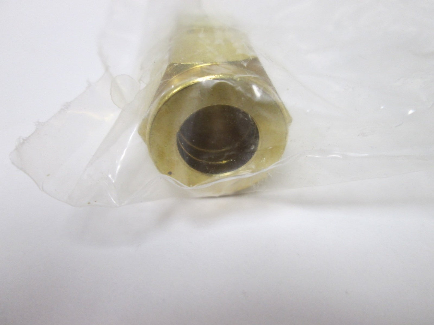 New Lot of 5 SSP Instrumentation IBD6R4 Tube Stub Adapters, Material: Brass