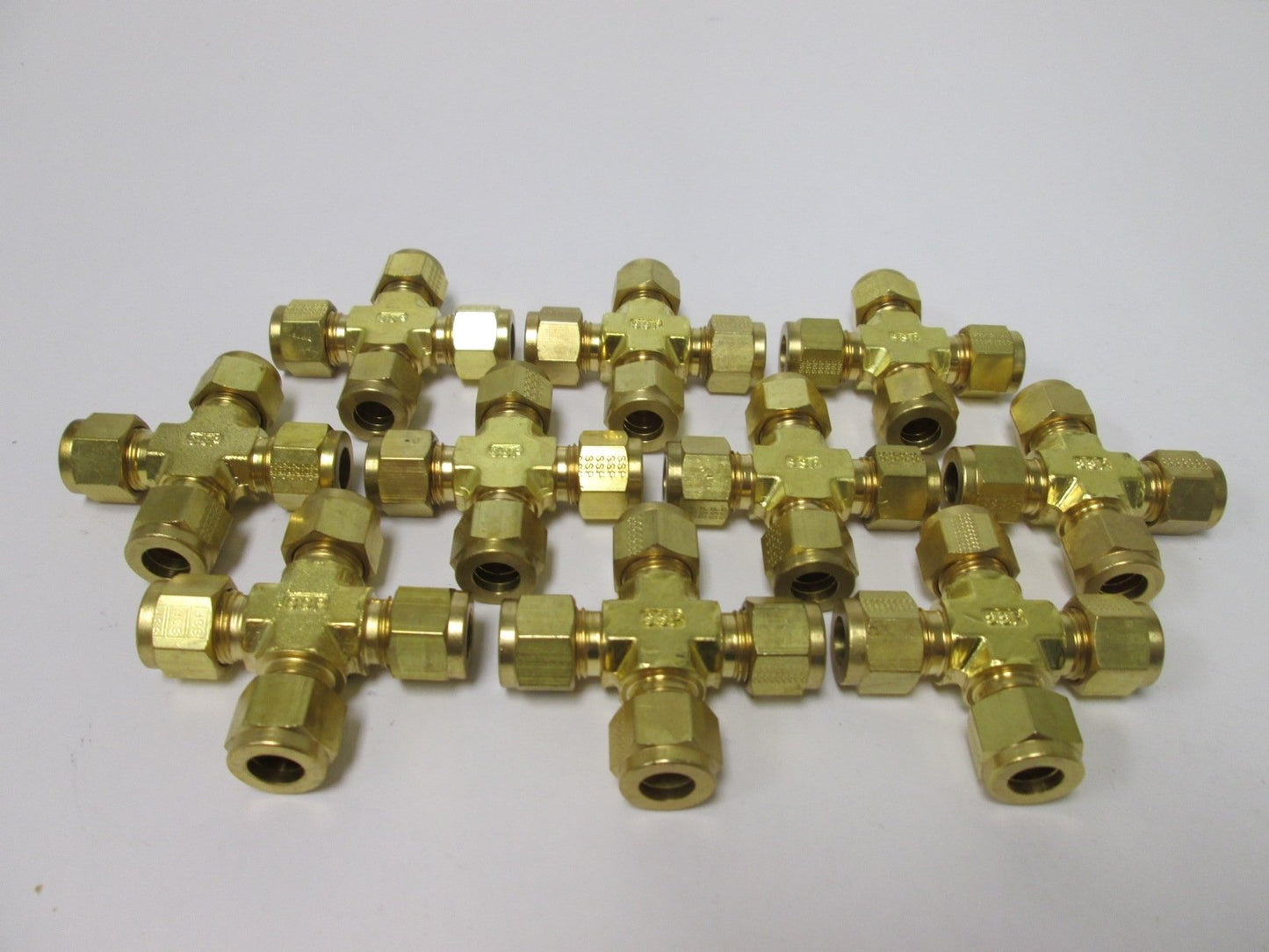 New Lot of 10 SSP IBD6UCS Cross Compression Unions, 3/8" Tube, Material: Brass