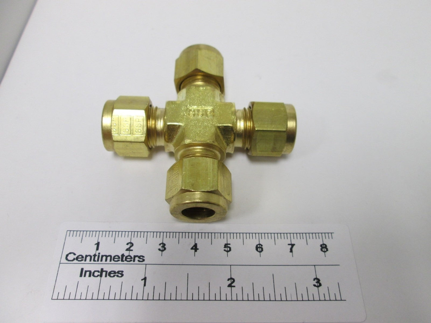New Lot of 10 SSP IBD6UCS Cross Compression Unions, 3/8" Tube, Material: Brass