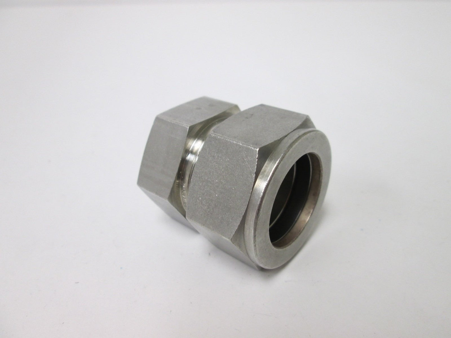 Used Swagelok Compression Plug Fitting, For 1" OD Tube, Material: 316 Stainless Steel