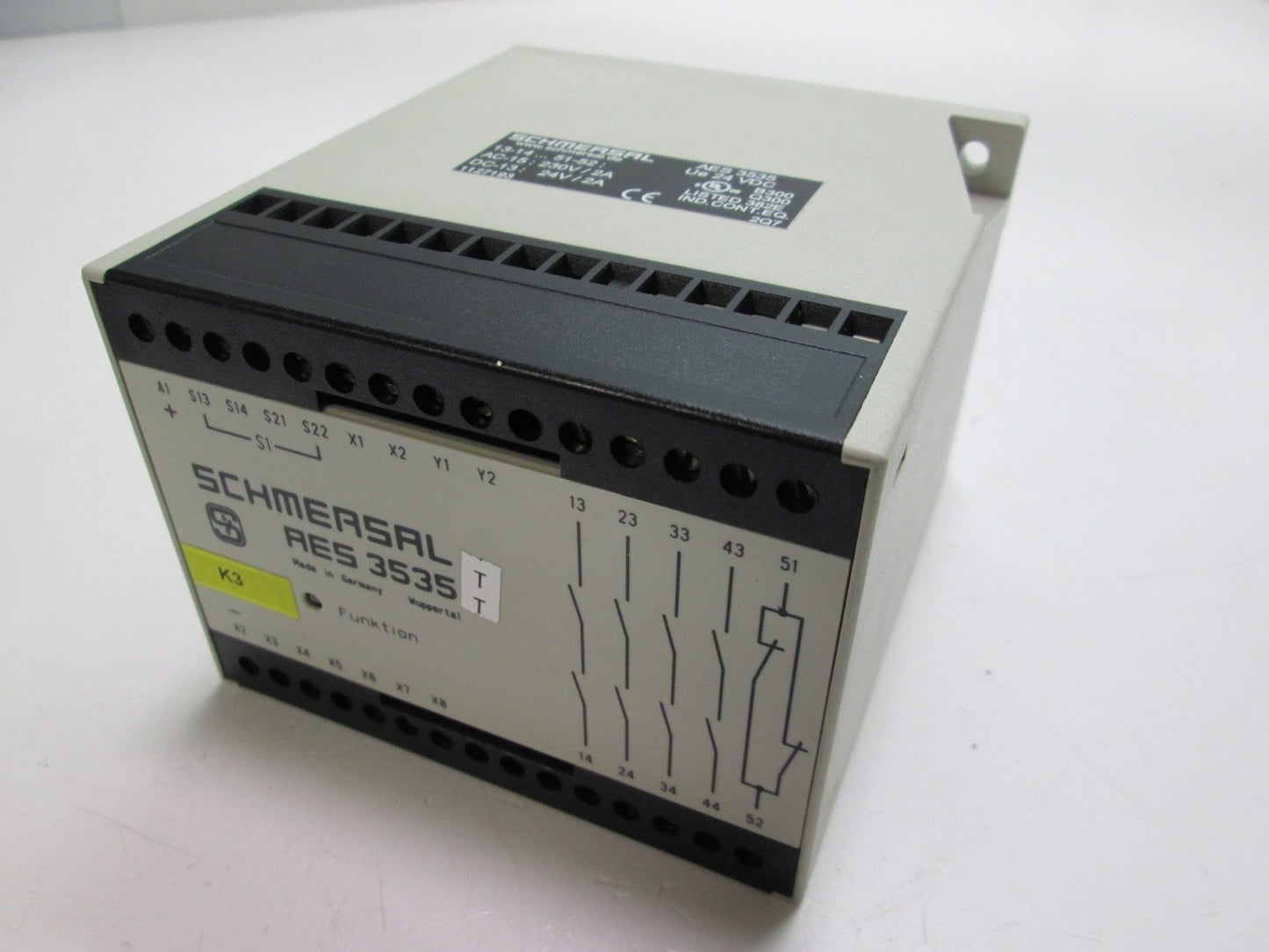 Used Schmersal AES 3535 Guard Door Safety Switch Monitoring Module 24VDC DC 2 Amp DIN