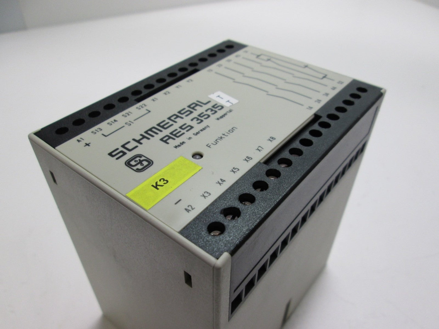 Used Schmersal AES 3535 Guard Door Safety Switch Monitoring Module 24VDC DC 2 Amp DIN
