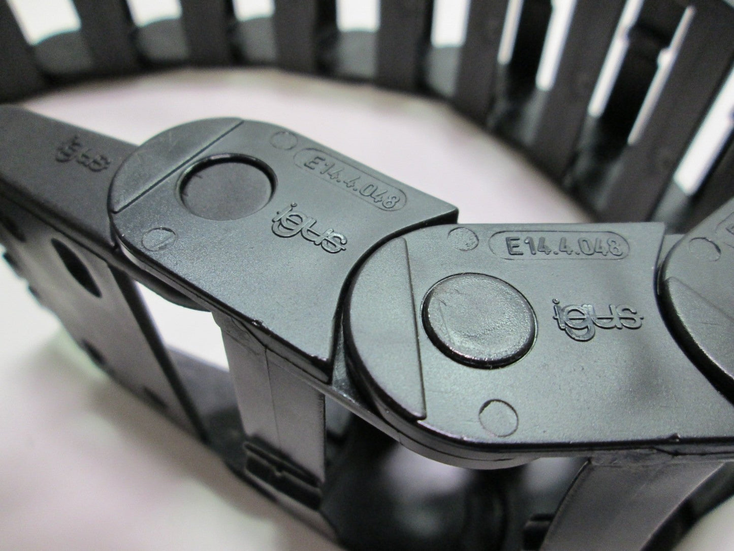 Used Igus E14.4.048 1.97" x 0.75" Energy Chain E14 Series E-Chain Section 22" Length