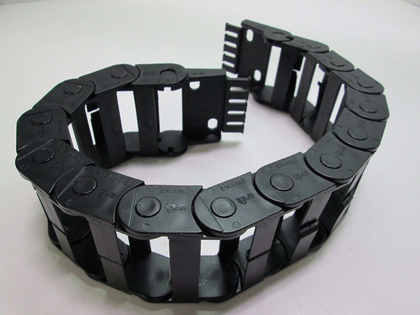 Used Igus E14.4.048 1.97" x 0.75" Energy Chain E14 Series E-Chain Section 22" Length