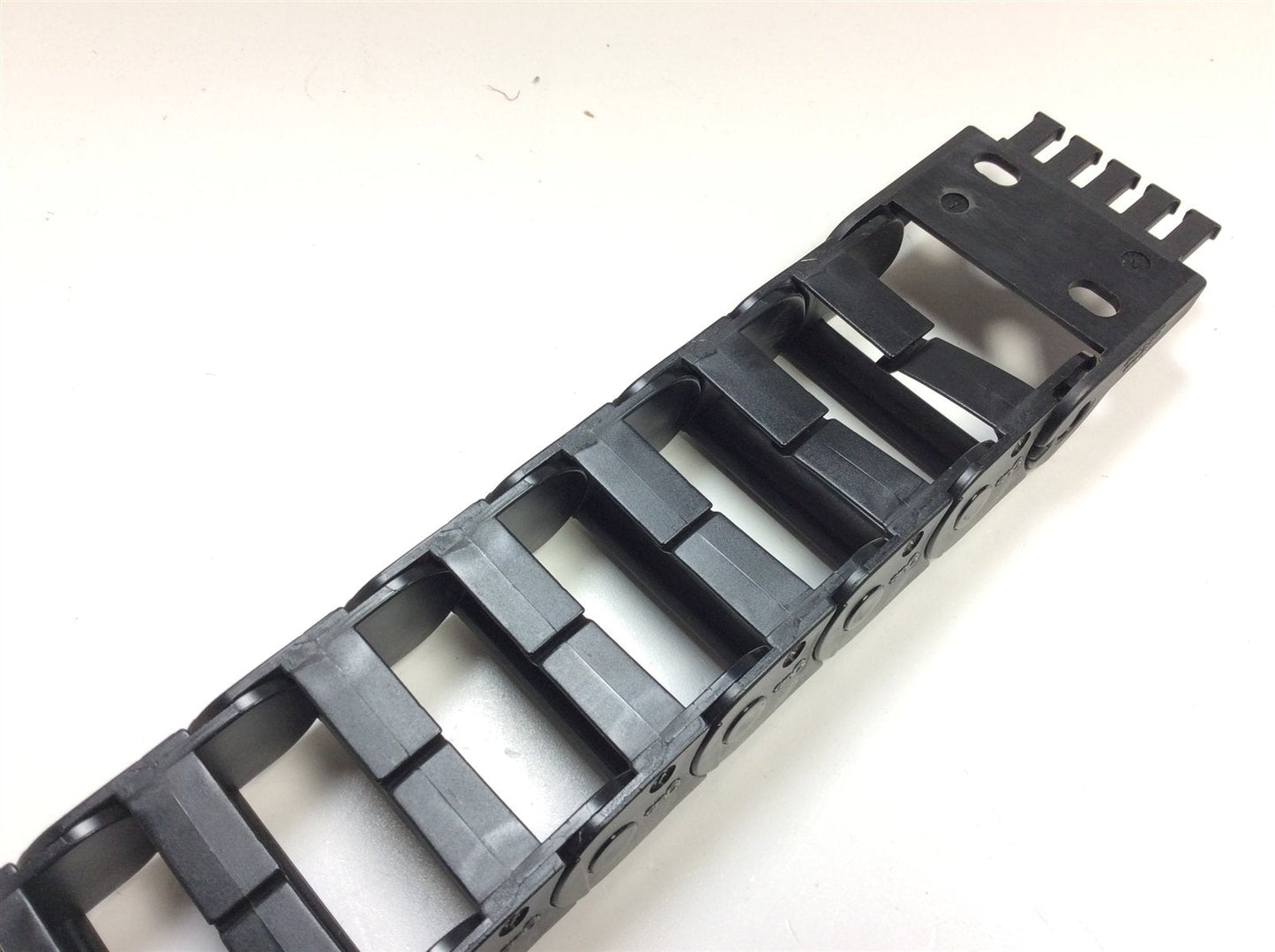 Used Igus E14.4.048 1.97" x 0.75" Energy Chain E14 Series E-Chain Section 22" Length