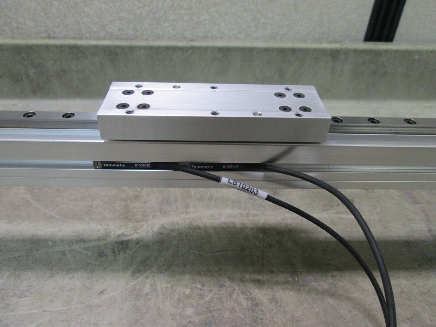 Used Tolomatic MXP16P NP SK70 FM2 TK2 Rodless Pneumatic Cylinder, Stroke: 70", *Leak*