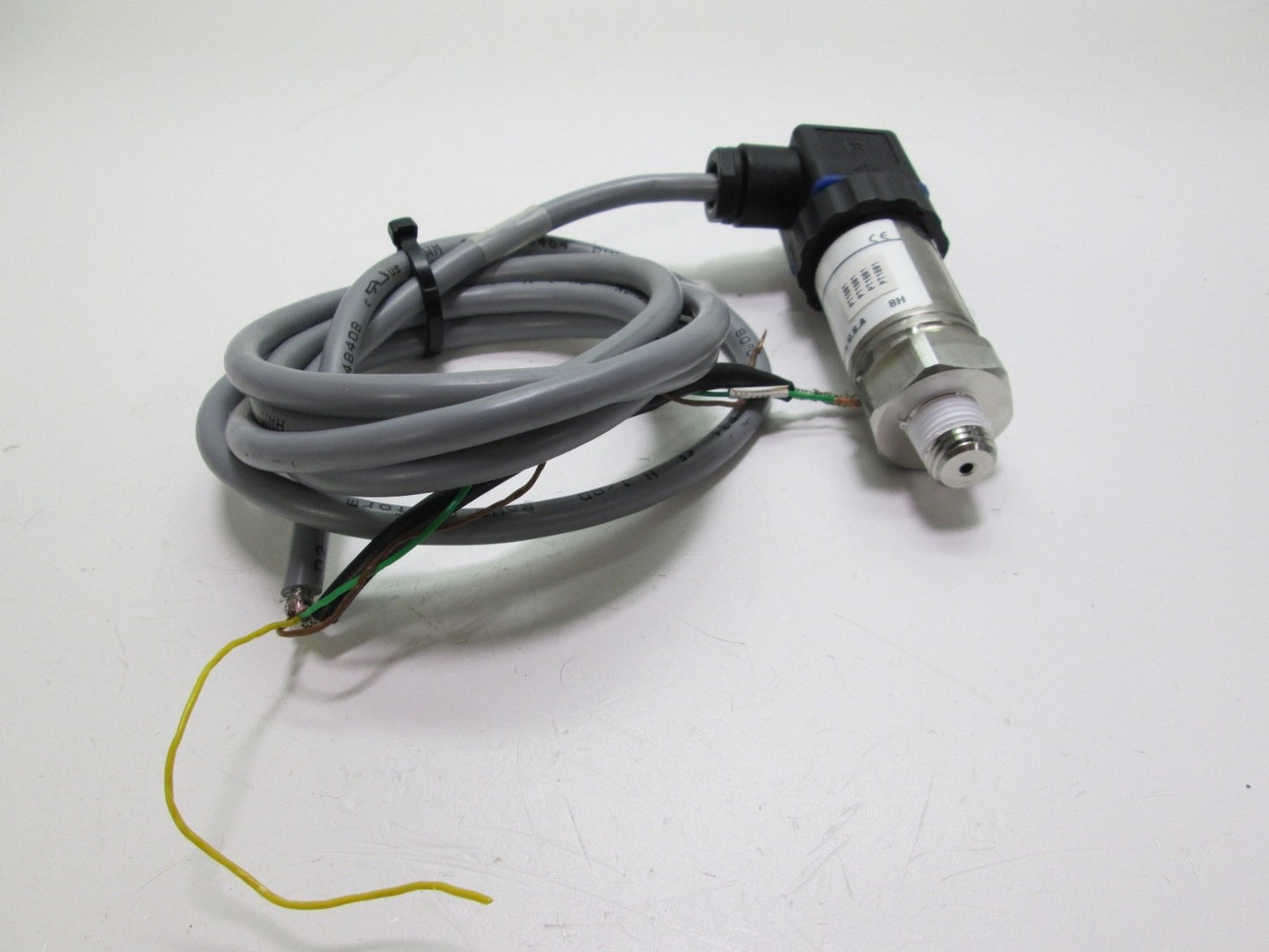 Used WIKA S-10 50318063 Pressure Transmitter 10-30VDC 1/4" NPT With Cable 0-10 PSI